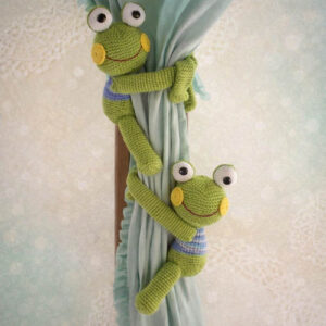 abraça cortina sapo amigurumi